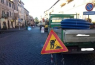 Vetralla, i lavori bloccano via Roma. L'ira dei commercianti: «Siamo in gabbia»