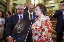 Zahi Hawass e Sandro Vannini presentano il libro a Madame Jihan Sadat durante la presentazione delledizione inglese al Cairo Marriott Hotel l8 giugno scorso © Matja