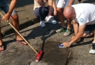 Grasso sul peperino piazza del Gesù. Viterbo Civica: "Alziamo le mani"