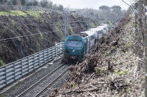 Il treno della linea Roma-Viterbo deragliato venerdì 31 gennaio in seguito a una frana caduta sui binari