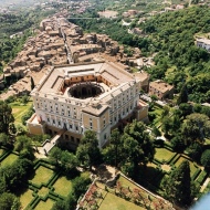 Caprarola, in primo piano palazzo Farnese