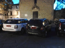 Suv in piazza del Gesù