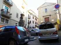 Parcheggio selvaggio nel centro storico di Viterbo, proseguono i controlli della Polizia locale